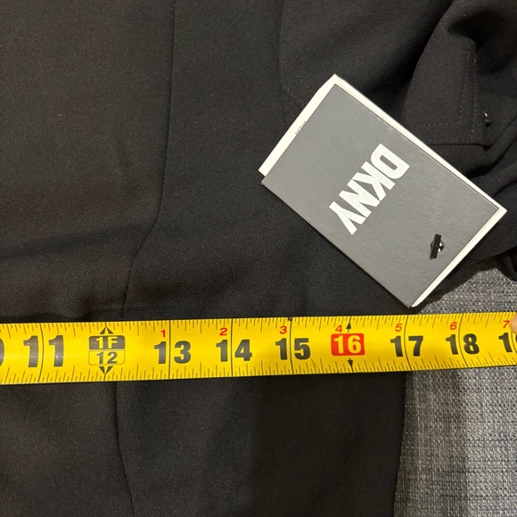 NEW DKNY WOMEN’S BUTTON SLEEVE SHEATH DRESS BLACK SIZE 8 - Picture 7 of 8